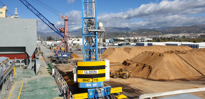 El Puerto de Motril bate un nuevo rcord con la exportacin de 43.000 toneladas de mineral de celestina 